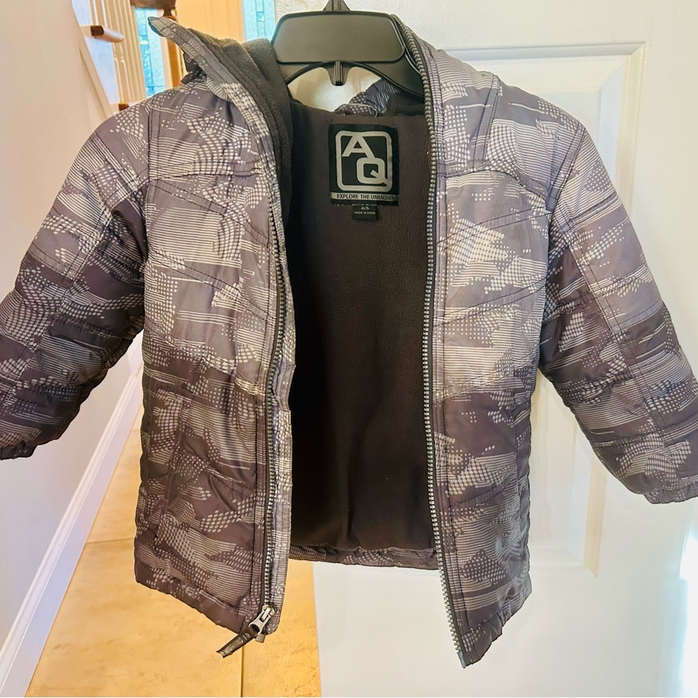 Boys size 4/5 ski/winter coat